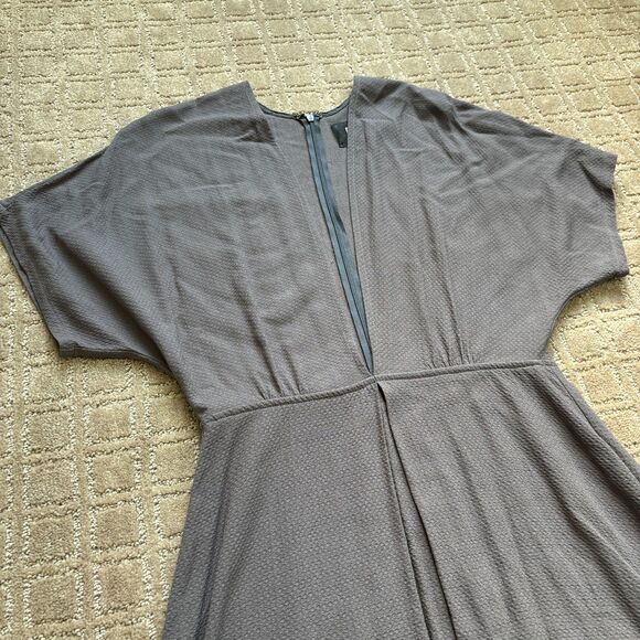 Reformation Mini Dress Women's Sz 4 Gray Short Sleeve V Neck Recycled Minimalist - Picture 2 of 8